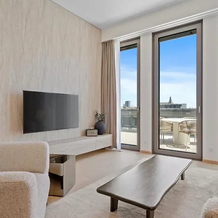 Voya Zenit Royal - Luxury Rooftop Views & Concierge شقة لوكسمبورغ