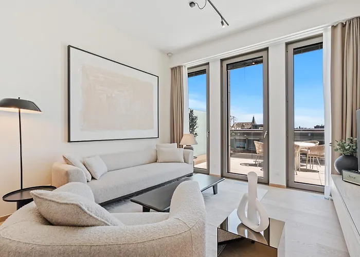 Voya Zenit Royal - Luxury Rooftop Views & Concierge 卢森堡