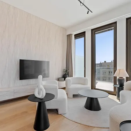 Voya Zenit Royal - Luxury Rooftop Views & Concierge Apartament